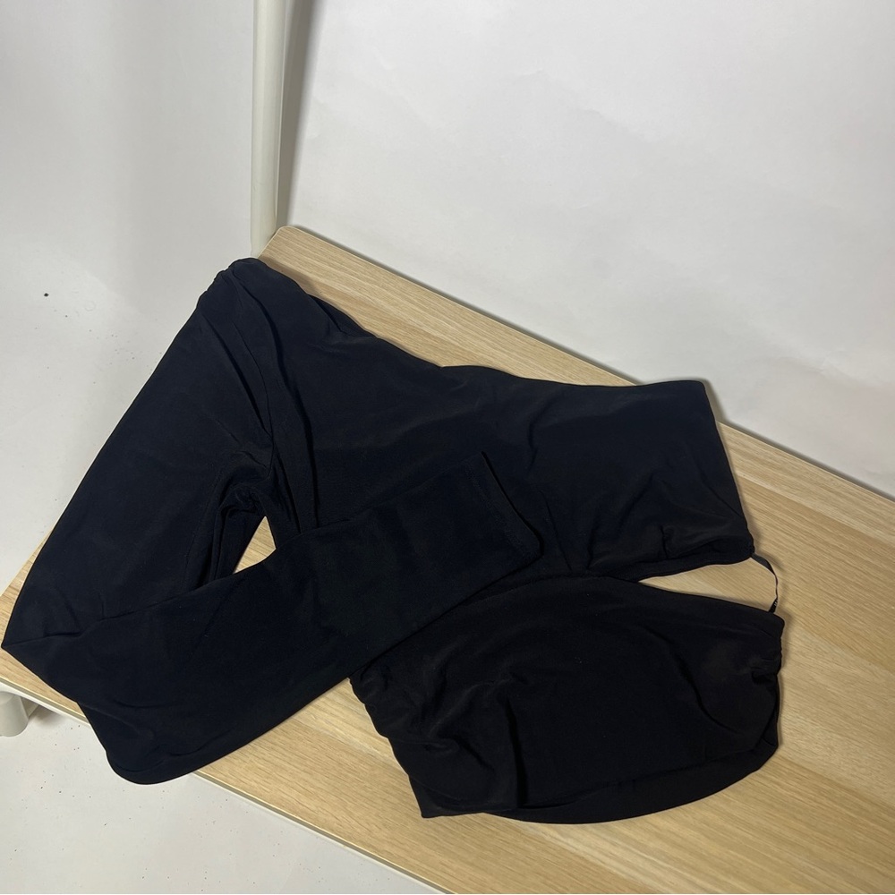 NWT Cut Out Top